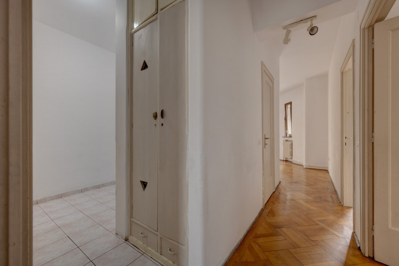 P-TA LAHOVARI, VILA REPREZENTATIVA PENTRU BIROURI, 425 MP.