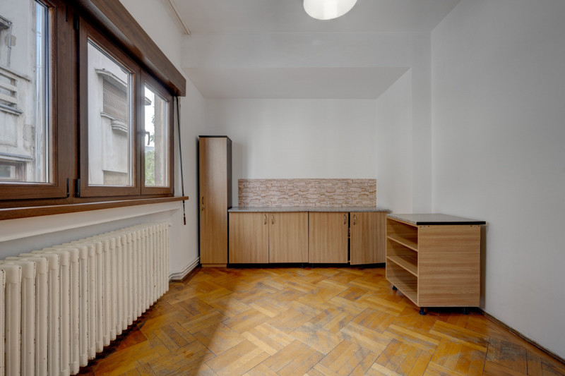 P-TA LAHOVARI, VILA REPREZENTATIVA PENTRU BIROURI, 425 MP.