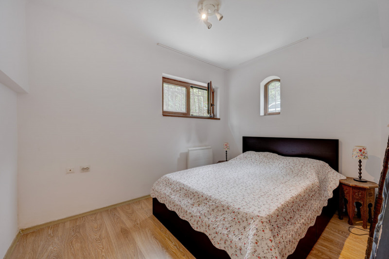 P-TA LAHOVARI, VILA REPREZENTATIVA PENTRU BIROURI, 425 MP.