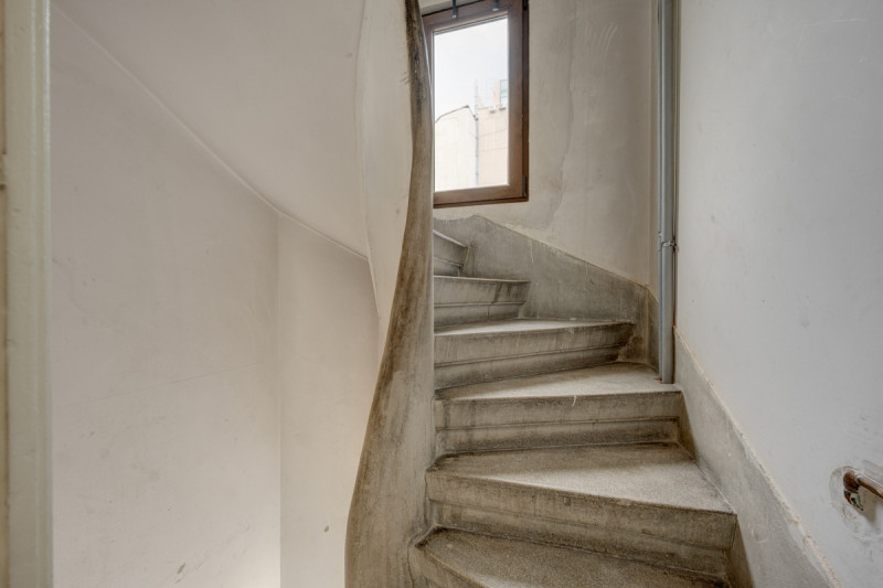 P-TA LAHOVARI, VILA REPREZENTATIVA PENTRU BIROURI, 425 MP.