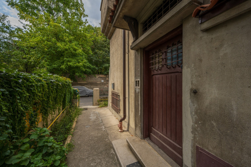 P-TA LAHOVARI, VILA REPREZENTATIVA PENTRU BIROURI, 425 MP.