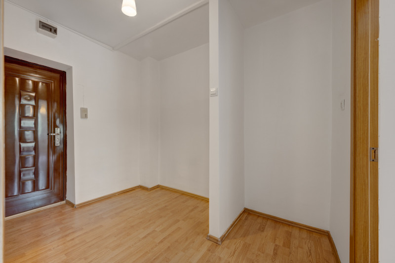 Tei - Facultatea de Constructii, garsoniera igienizata, et. 3, 41 mp.