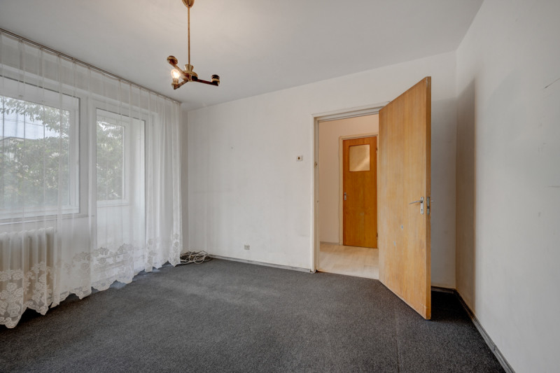 Romancierilor – Lunca Cernei, apartament 3 camere decomandat, 65 mp.