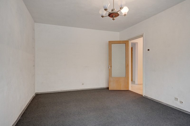 Romancierilor – Lunca Cernei, apartament 3 camere decomandat, 65 mp.