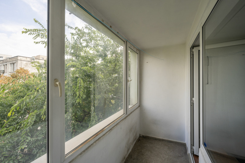 Romancierilor – Lunca Cernei, apartament 3 camere decomandat, 65 mp.