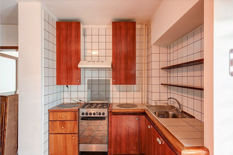 Unirii - Negru Voda, apartament 2 camere spatios, nemobilat, 70 mp.