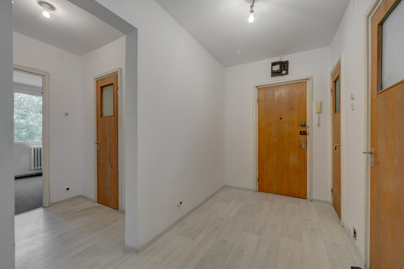 Romancierilor – Lunca Cernei, apartament 3 camere decomandat, 65 mp.