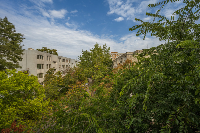 Romancierilor – Lunca Cernei, apartament 3 camere decomandat, 65 mp.