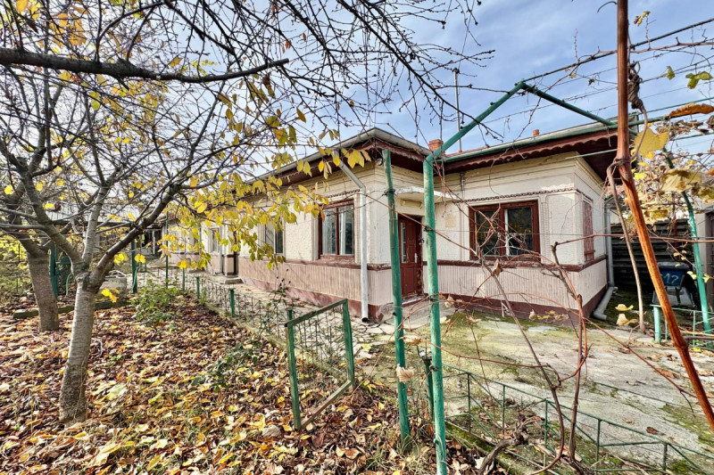 Chitila – T. Vladimirescu, casa individuala 4 camere, lot 530 mp.