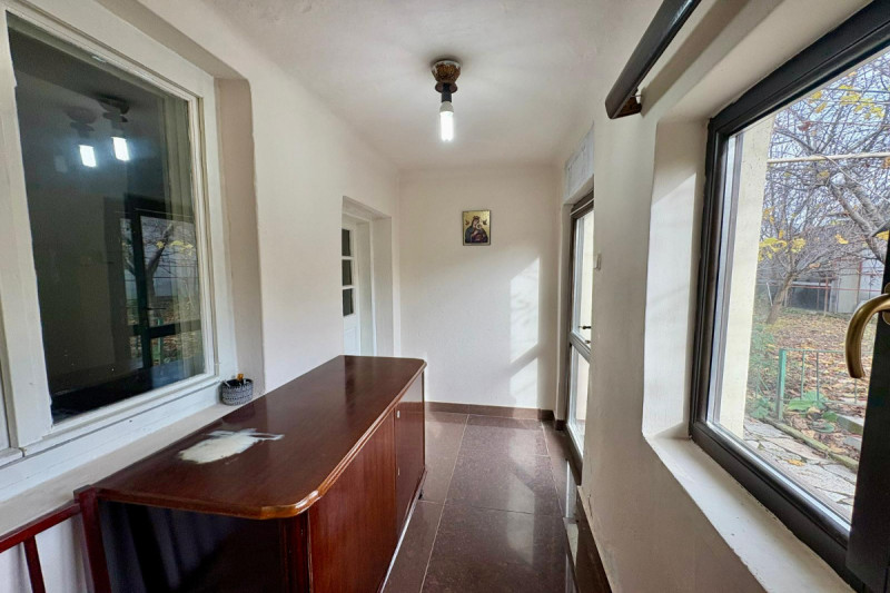 Chitila – T. Vladimirescu, casa individuala 4 camere, lot 530 mp.