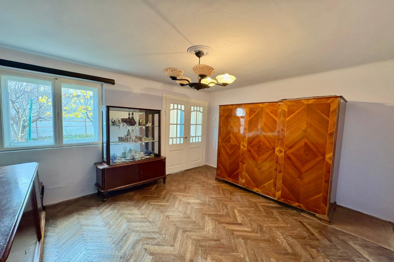 Chitila – T. Vladimirescu, casa individuala 4 camere, lot 530 mp.