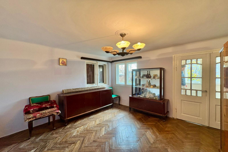 Chitila – T. Vladimirescu, casa individuala 4 camere, lot 530 mp.