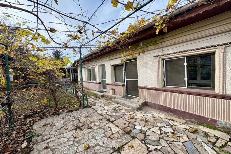 Chitila – T. Vladimirescu, casa individuala 4 camere, lot 530 mp.