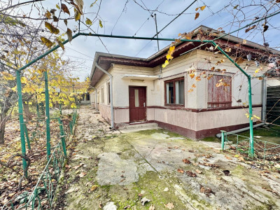 Chitila – T. Vladimirescu, casa individuala 4 camere, lot 530 mp.