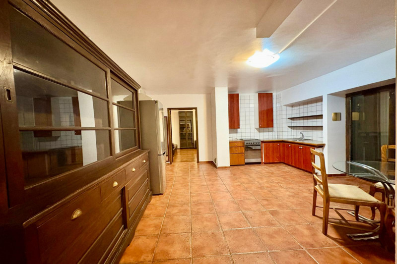 Unirii - Negru Voda, apartament 2 camere spatios, 70 mp.