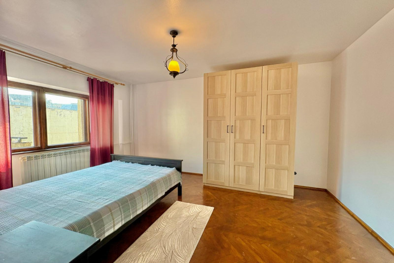 Unirii - Institutul Bancar, apartament 2 camere, 70 mp. 