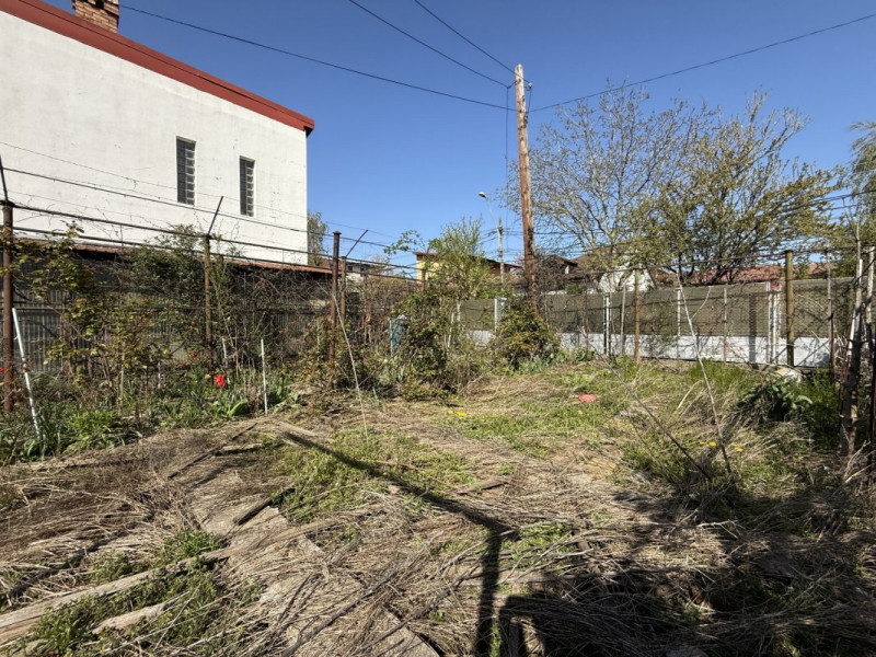 Casa demolabila/renovabila langa Lacul Grivita 