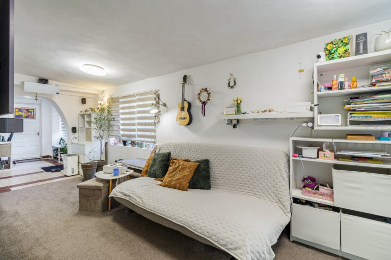 Casa cu gradina aproape de metrou 1 Mai - 232 mp curte libera