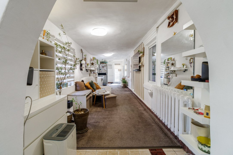 Casa cu gradina aproape de metrou 1 Mai - 232 mp curte libera