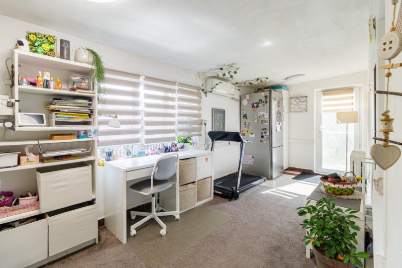 Casa cu gradina aproape de metrou 1 Mai - 232 mp curte libera