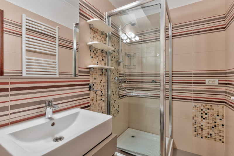 Apartament 170mp utili, 77mp curte și 3 locuri parcare, Parc Bazilescu!