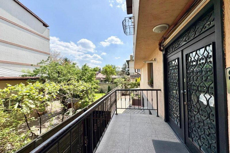Bucurestii Noi -Subcetate 110, apartament 3 camere igienizat, demisol, 55 mp.