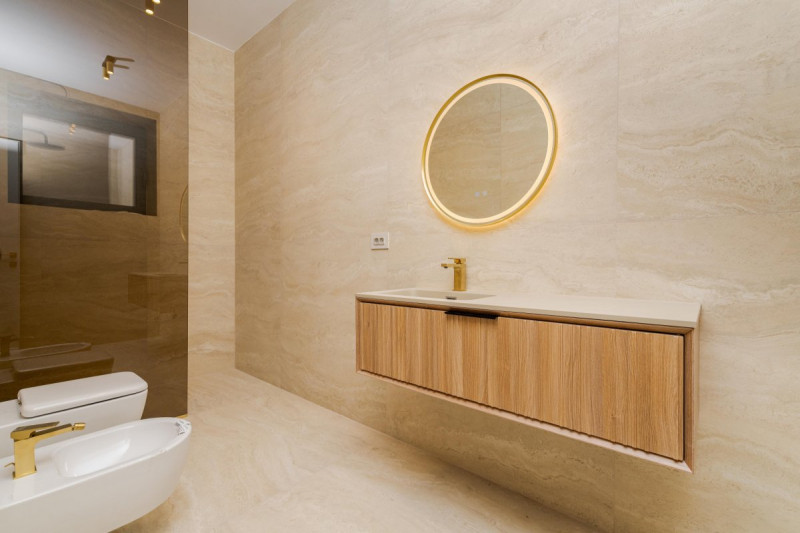 Priveste Deasupra Tuturor - Penthouse Spectaculos cu Terase 210mp!