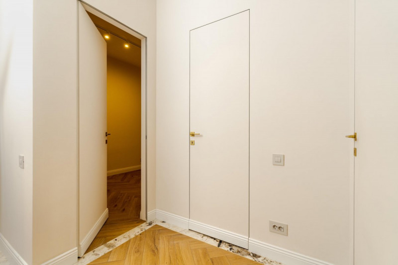Priveste Deasupra Tuturor - Penthouse Spectaculos cu Terase 210mp!