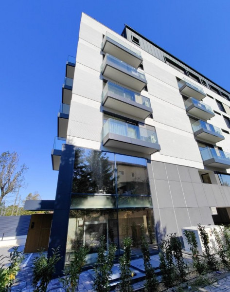 Priveste Deasupra Tuturor - Penthouse Spectaculos cu Terase 210mp!