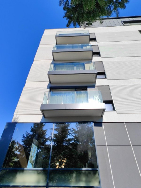 Priveste Deasupra Tuturor - Penthouse Spectaculos cu Terase 210mp!