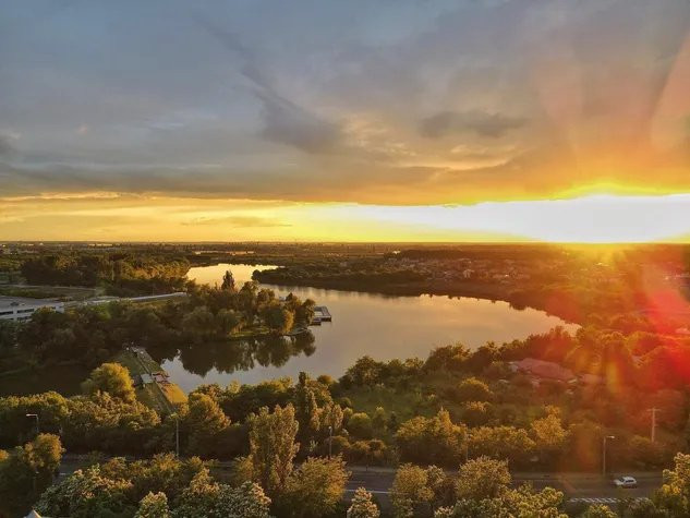 Apartament mobilat cu vedere lac Sisesti Metrou Straulesti 4'