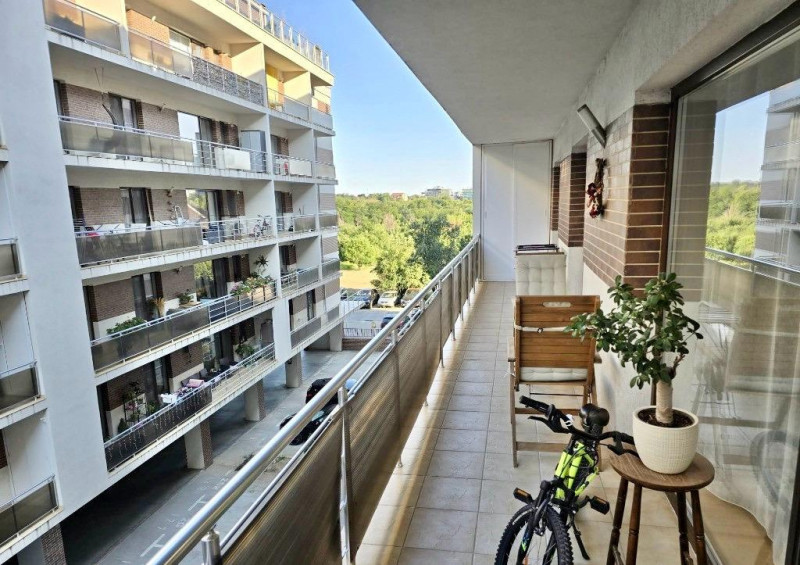 Petrom City - Apartament 3 camere, 2 bai, 92 mp.