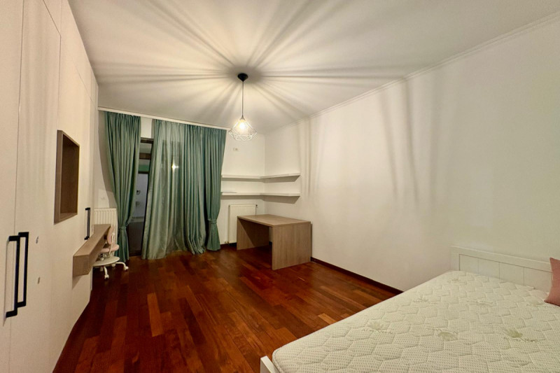 Parc Bazilescu - Apartament 3 camere 104 mp, cu parcare si curte proprie.