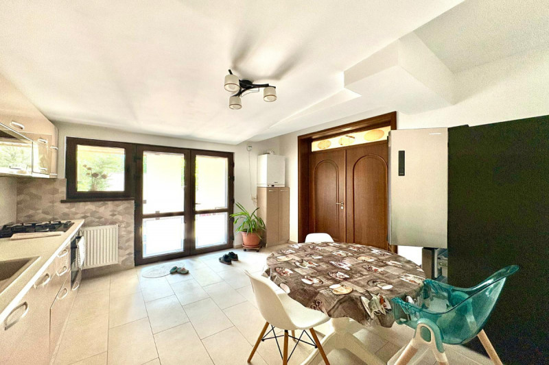 Parc Bazilescu - Apartament 3 camere 104 mp, cu parcare si curte proprie.