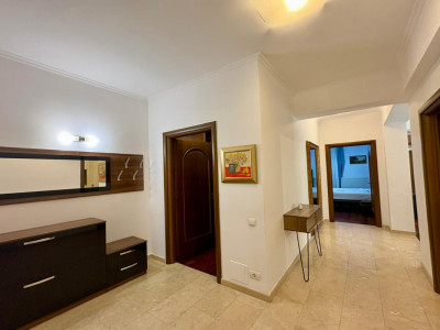 Parc Bazilescu - Apartament 3 camere 104 mp, cu parcare si curte proprie.