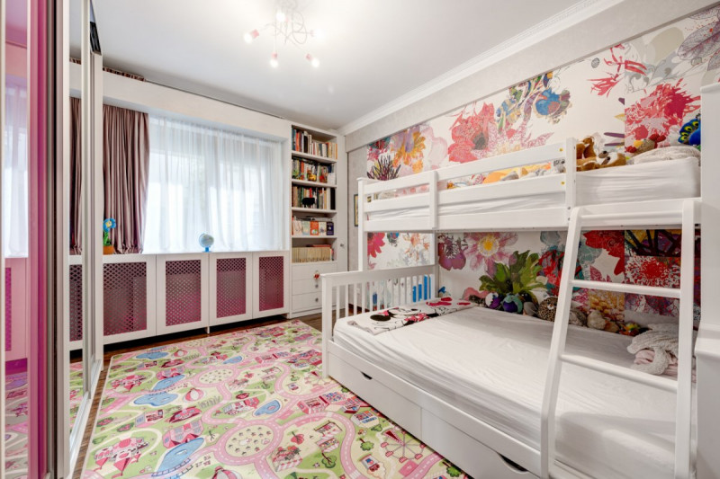 Apartament elegant 170mp, curte proprie și 3 locuri parcare, Parc Bazilescu!