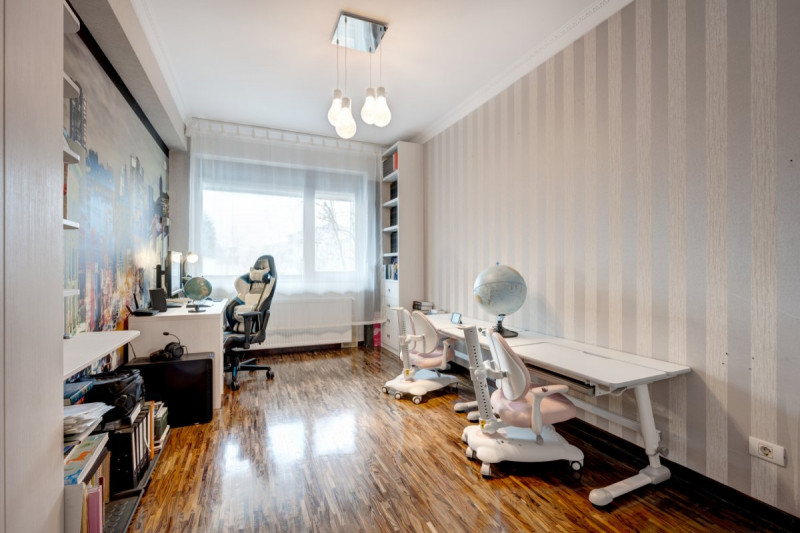 Apartament elegant 170mp, curte proprie și 3 locuri parcare, Parc Bazilescu!