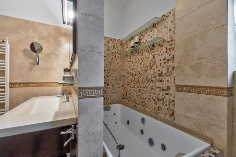 Apartament elegant 170mp, curte proprie și 3 locuri parcare, Parc Bazilescu!