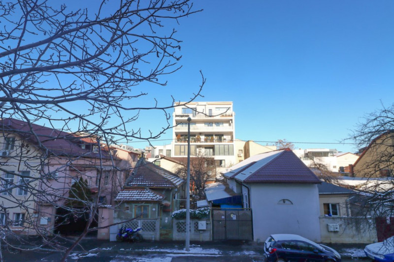 Vila de vânzare - teren deschidere la 2 strazi - zona  Grivita / Domenii