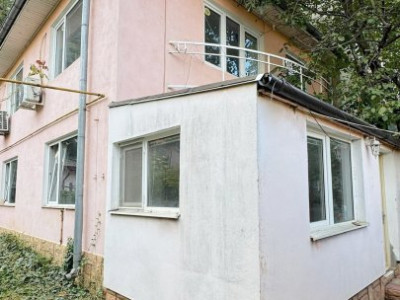 Vila de vânzare - teren deschidere la 2 strazi - zona  Grivita / Domenii