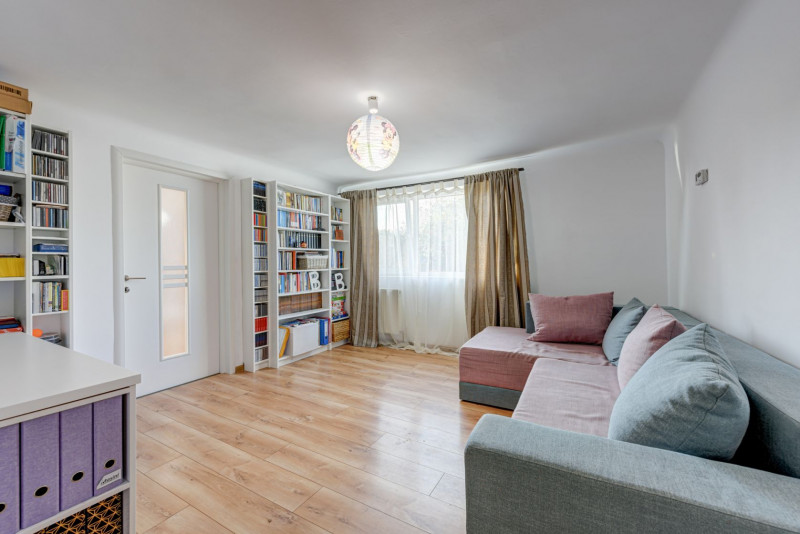 PRECONTRACT SEMNAT - Str.Poieni, Casa 4 dormitoare si birou, 160 mp.