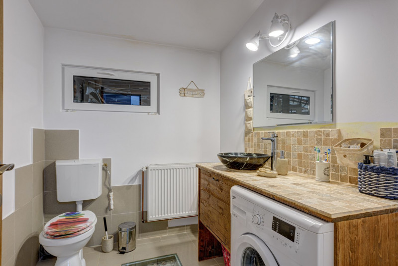 PRECONTRACT SEMNAT - Str.Poieni, Casa 4 dormitoare si birou, 160 mp.