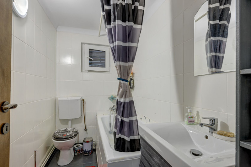 PRECONTRACT SEMNAT - Str.Poieni, Casa 4 dormitoare si birou, 160 mp.