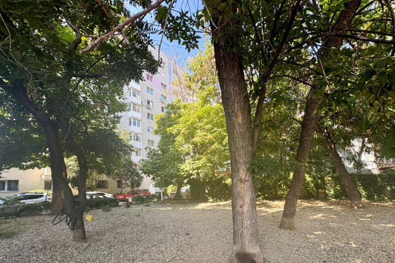 Victoriei - V.Micle 20, apartament 2 camere, mobilat si utilat, 40 mp, etaj 10.