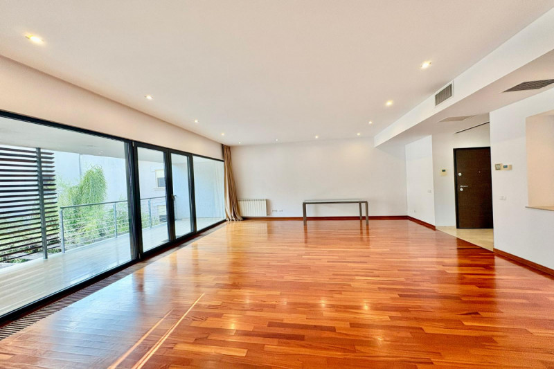 Dorobanti - Apartament 4 camere, 155 mp, cu parcare proprie.