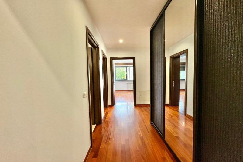 Dorobanti - Apartament 4 camere, 155 mp, cu parcare proprie.