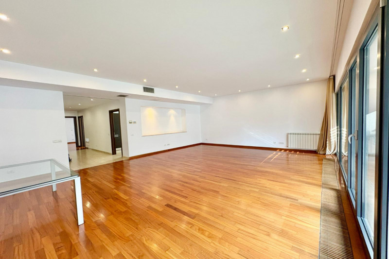 Dorobanti - Apartament 4 camere, 155 mp, cu parcare proprie.