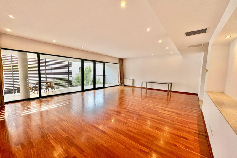 Dorobanti - Apartament 4 camere, 155 mp, cu parcare proprie.