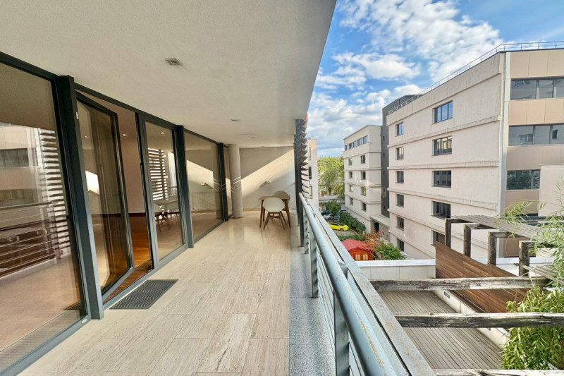Dorobanti - Apartament 4 camere, 155 mp, cu parcare proprie.
