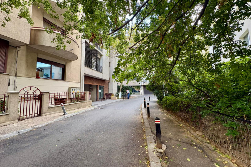 Dorobanti - Apartament 4 camere, 155 mp, cu parcare proprie.